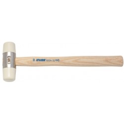 Kladivo z nastavki iz plastične mase